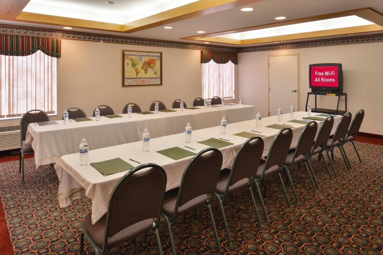 Red Roof Inn Clyde מראה חיצוני תמונה