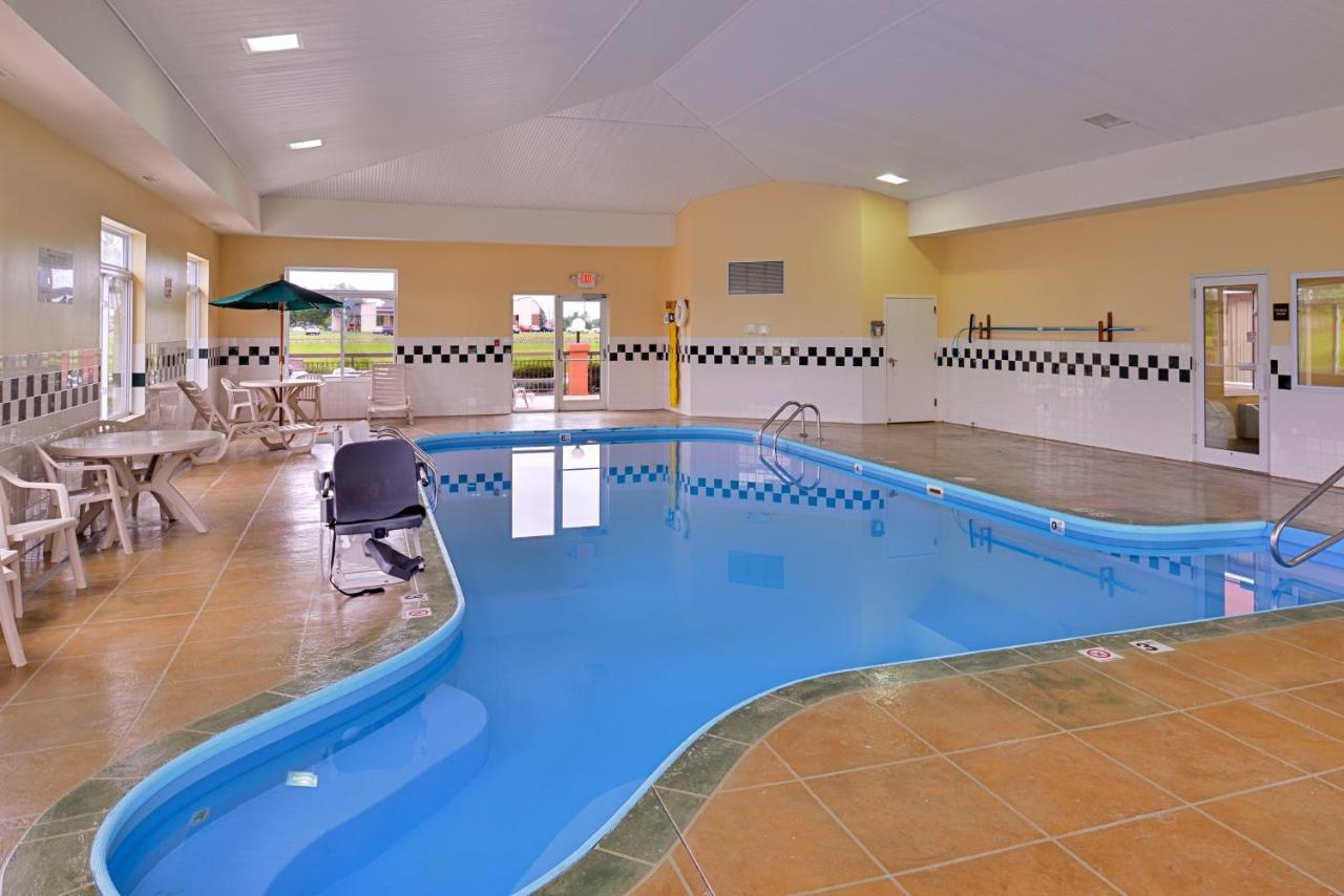 Red Roof Inn Clyde מראה חיצוני תמונה