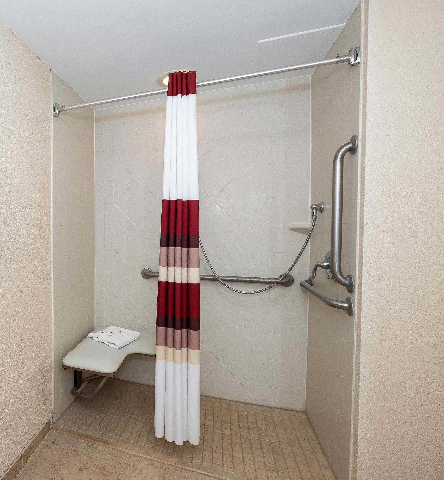 Red Roof Inn Clyde מראה חיצוני תמונה