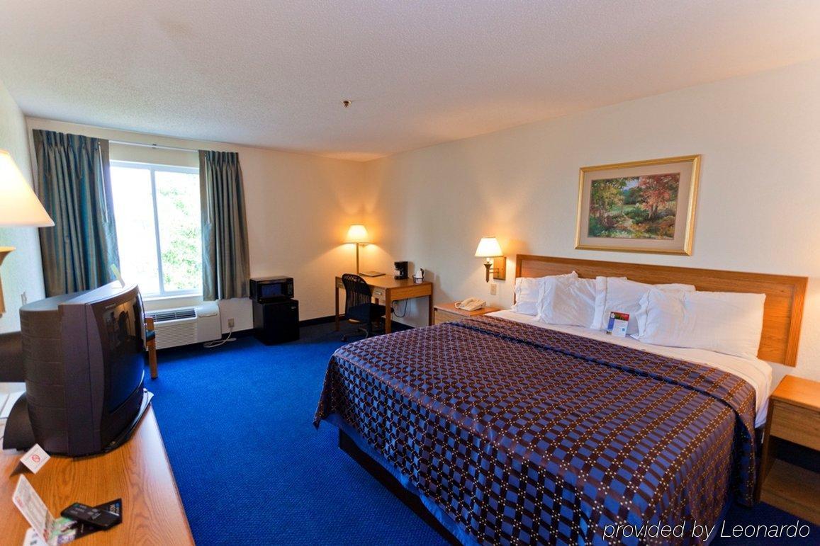 Red Roof Inn Clyde מראה חיצוני תמונה